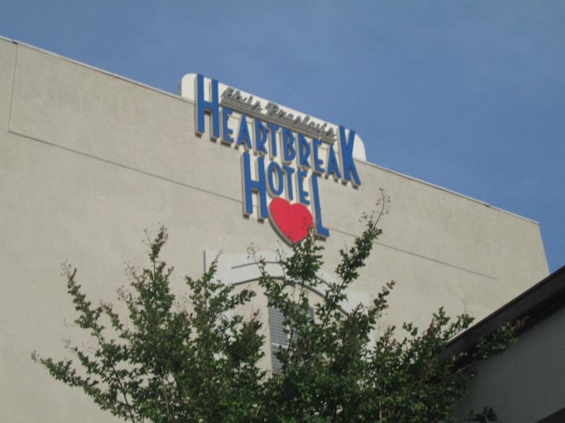 Elvis Presley'S Heartbreak Hotel Memphis Exterior foto